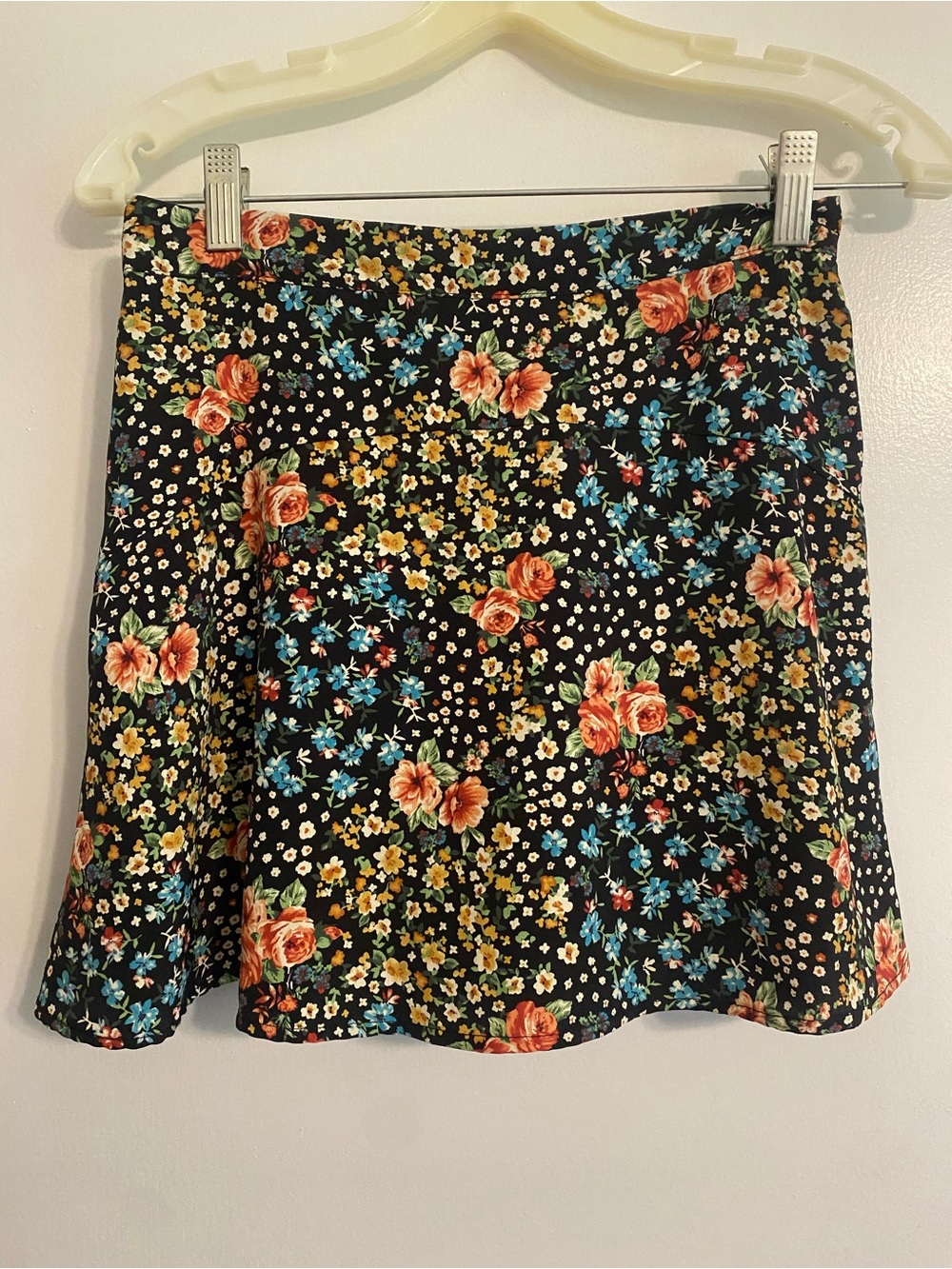 🖤Free Shipping🩵 Altar’d State Black Floral Mini Skort- Size M (Juniors)